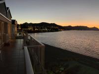 Bariloche costa del lago Ollagua, vista al lago panoramica, piscina, cochera - B&B Bariloche