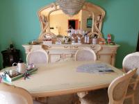 King Room with Balcony and shared Spa and Bathroom