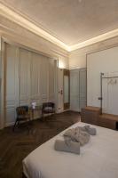 Superior Athenian Room