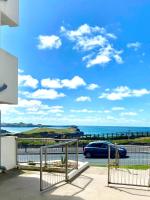 Seaview, Luxury apartment, 2 min walk to Porth Beach - Chambres d’hôtes Newquay