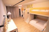 Vierbettzimmer mit Balkon