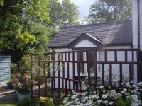 Wishing Well Garden Apartment - Bed and Breakfast