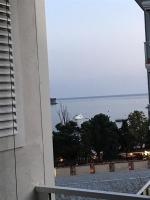Appartamento Familiare con 2 Camere da Letto, Terrazza e Vista Mare 