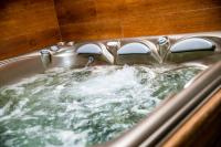 Suite Deluxe avec Jacuzzi, accès gratuit à la Piscine et au SPA