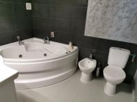 King Room with Spa Bath