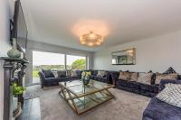Marina views, Kinsale, Hosted by Exquisite holiday homes, sleeps 20 - B&B Kinsale