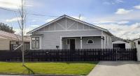 B&B Blenheim - Te Waiharakeke Holiday Home - Bed and Breakfast Blenheim