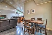 Modern Arcadia Farmhouse on 80 Acres with Fire Pit! - B&B