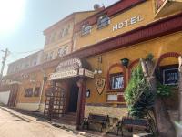 B&B Miskolc - Aranykorona Hotel - Bed and Breakfast Miskolc