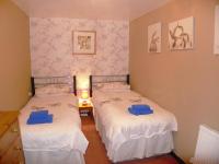 Cae Berllan Holiday Cottages - B&B Groeslon