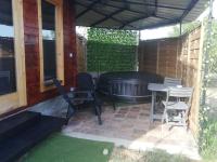 Charmant Chalet pour 2 personnes SPA privé - B&B Massillargues-Attuech