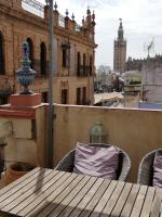 Duplex and terrace overlooking Giralda - B&B Sevilla