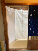 Cama en habitación compartida masculina de 4 camas
