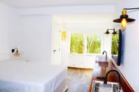 Studio with Spa Bath