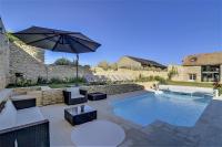 Incroyable villa à Amponville avec piscine privée. - B&B Amponville