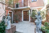 Behind On The Canalside Venice - B&B