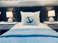 Standard Zimmer mit 2 Einzelbetten und Sofa