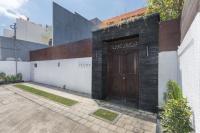 Villa Litera Seminyak Bali - B&B