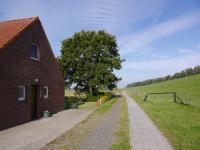 B&B Hooksiel - Ferienhaus am Nordseedeich in Alleinlage - Bed and Breakfast Hooksiel