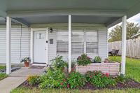 Coastal Escape w/ Yard, Walk 1 Mile to Texas A & M - Chambres d'hôtes Corpus Christi