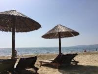 Seaside Glow - Bed and Breakfast Schiniás