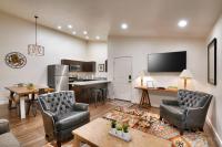 5J Top Floor RedCliff Condo, Pool & Hot Tub - Chambres d’hôtes