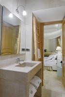 Queen Room with Pool View