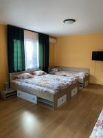 Vierpersoonskamer met Eigen Externe Badkamer