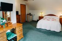 Twin Room with Bath