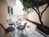 Explore Greece from Apartment with Private Garden - B&B Calcis