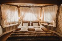Suite with Hot Tub