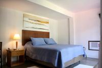 Deluxe Queen Suite