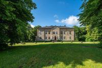 Laaser Gutshaus mit idyllischem Park- Malerwohnung - B&B Laase