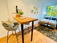 B&B Friedrichshafen - Motel42-Temporary Living - Bed and Breakfast Friedrichshafen