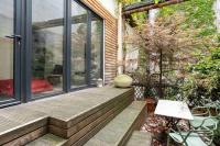 Parisian Apartment With Terrace in Saint Michel-Notre Dame - B&B Paris