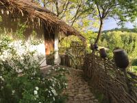 Екосадиба Лісова Казка - Bed and Breakfast