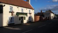 B&B Skegness - The Saracens Head Old Lounge - Bed and Breakfast Skegness