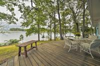 Kentucky Lake Cabin with Private Dock and Fire Pit - B&B