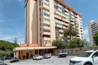 Fabulous sunny second floor apartment - Edificio Europark - overlooking gardens and pools. - B&B