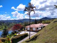 CASA CAMPESTRE MONTECARLO Guatapé- desayuno a pareja - Bed and Breakfast