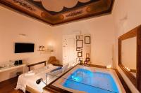 Deluxe Suite mit Whirlpool-Badewanne