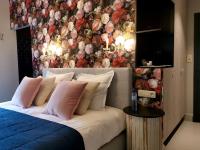 Deluxe Double Room with Shower