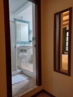 Zweibettzimmer mit Dusche