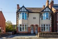 Jasmine Villa A - Ideal for QMC & Uni - Free parking - B&B