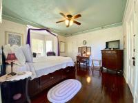 Suite met Queensize Bed en Balkon