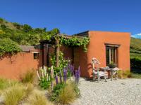 Tussock Cottage - B&B