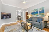 B&B Chicago - Captivating 1BR Apt with Full Kitchen - Belmont I4 - Bed and Breakfast Chicago