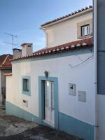 Typical small house near Lisbon - B&B