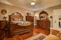Drayton Queen Room 4
