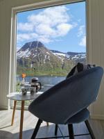 Waterfront Senja - B&B Torsken